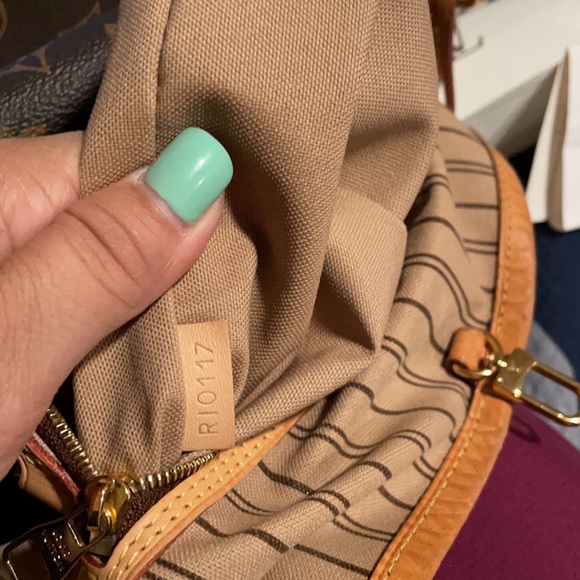 Used but in great condition show signs of wear .. - Picture 12 of 13